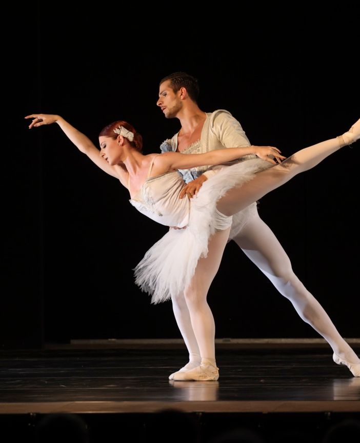 Il Lago dei Cigni, Lo Schiaccianoci e Carmen: la danza torna a Villadossola