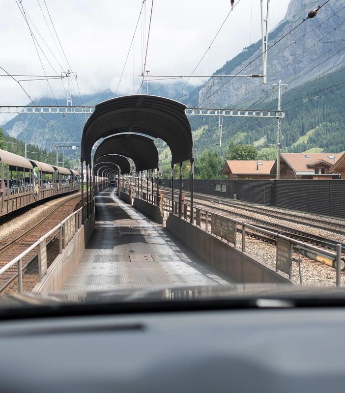 I treni navetta sulla linea ferroviaria del Sempione