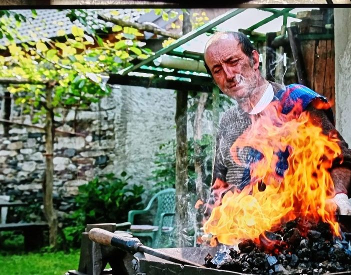 Il calendario 2025 del gruppo Walser è dedicato agli antichi mestieri
