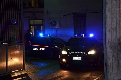 Si rifiuta di sottoporsi all'etilometro, via auto e patente ad un 52enne