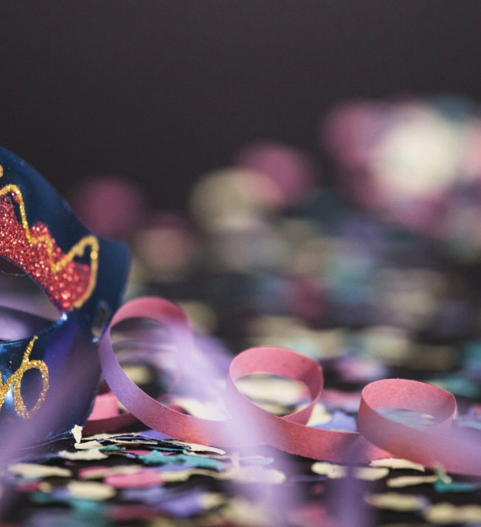 Carnevale a Pieve Vergonte, serata discoteca e sfilata dei carri