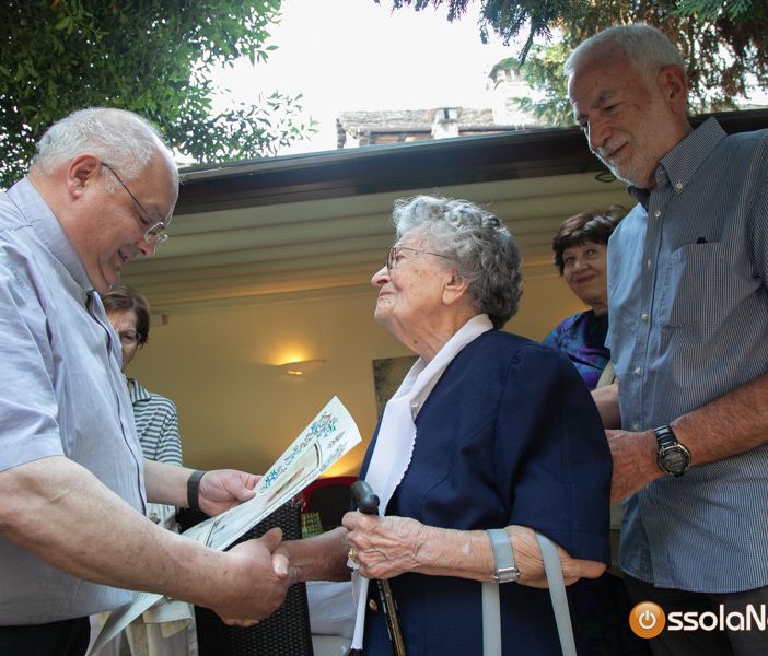 Festeggiati i 100 anni della maestra  Ala Cap Borsotti FOTO