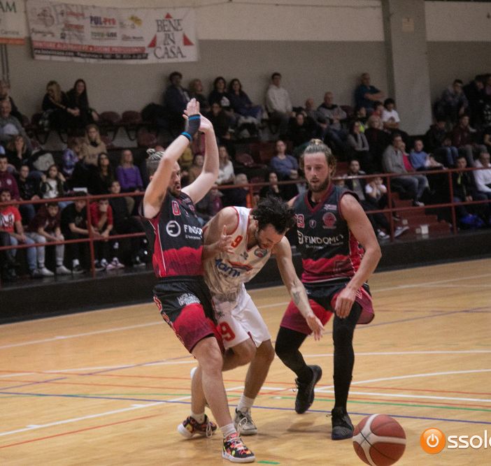 Basket, in D vince Omegna e scavalca Domo