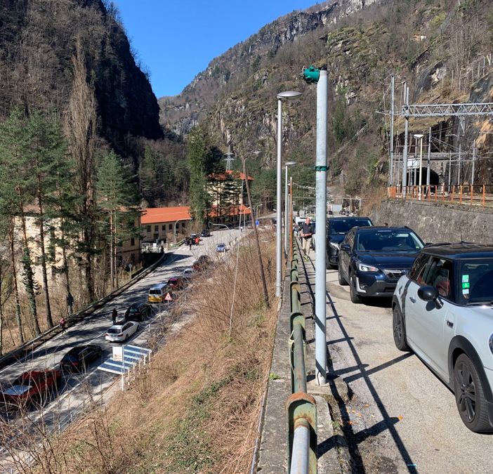 Ancora code lunghissime a Iselle, si attende l'ok per la riapertura della strada    FOTO e VIDEO