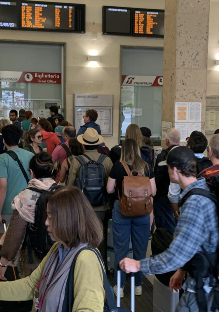 Stop ai treni tra Domo e Stresa, caos in stazione