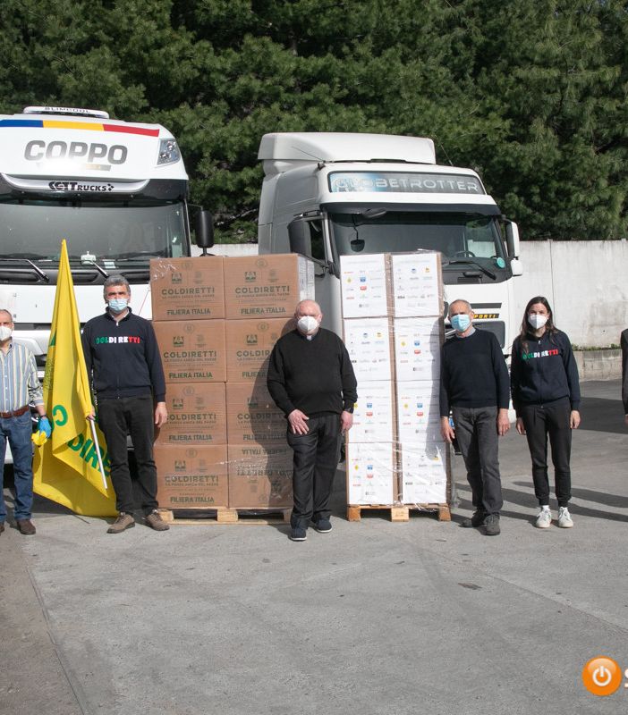 Oltre 1600 chili di cibo donati da Coldiretti alle parrocchie di Domo e Villa FOTO