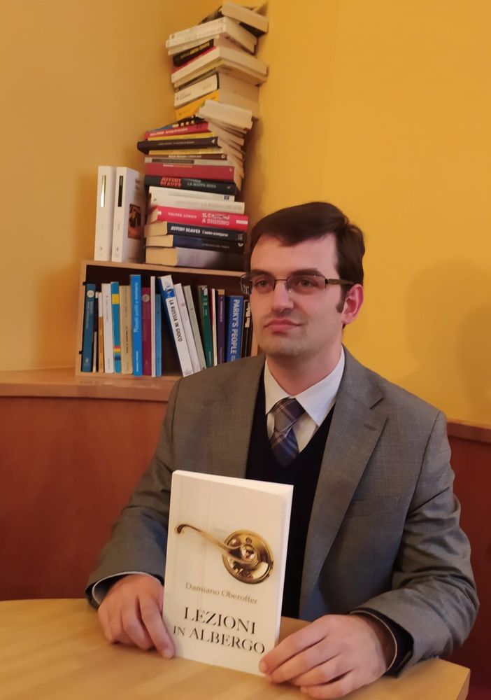 Alberghiero Rosmini, nuova presentazione del libro 'Lezioni in albergo'. VIDEO