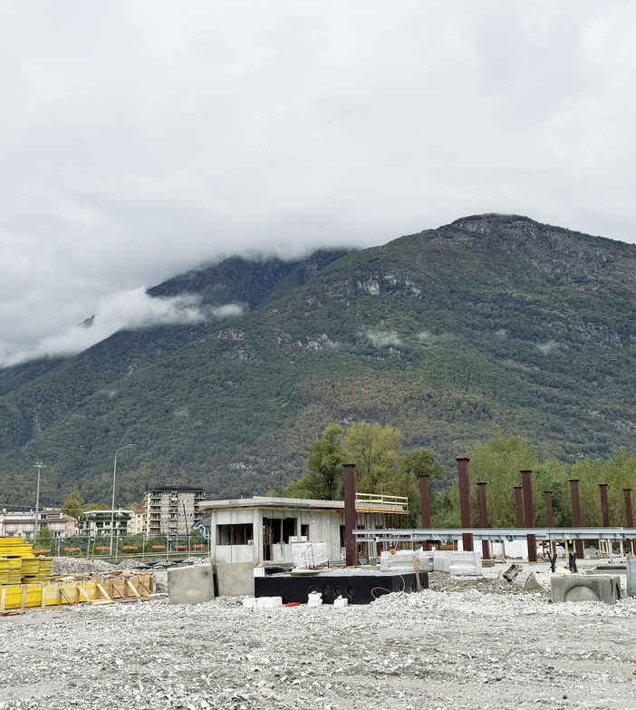 Nuovo distributore Enercoop, proseguono i lavori in via Piave