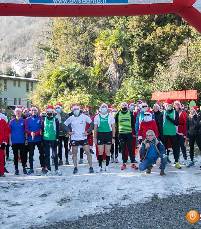 A Crevoladossola torna la corsa benefica dei Babbi Natale
