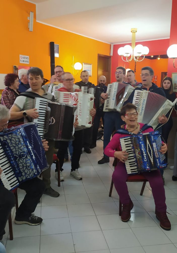 Successo per il pranzo sociale dell'associazione Fisarmonicisti Ossolani FOTO E VIDEO