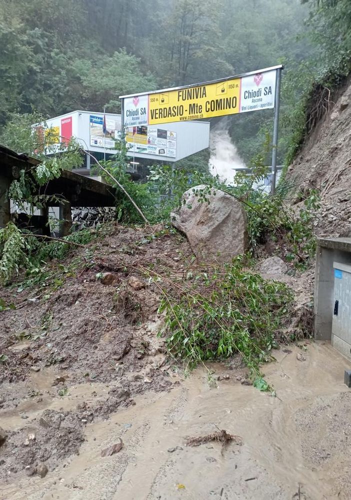 Traffico internazionale interrotto sulla Ferrovia Vigezzina- Centovalli per una frana in territorio elvetico
