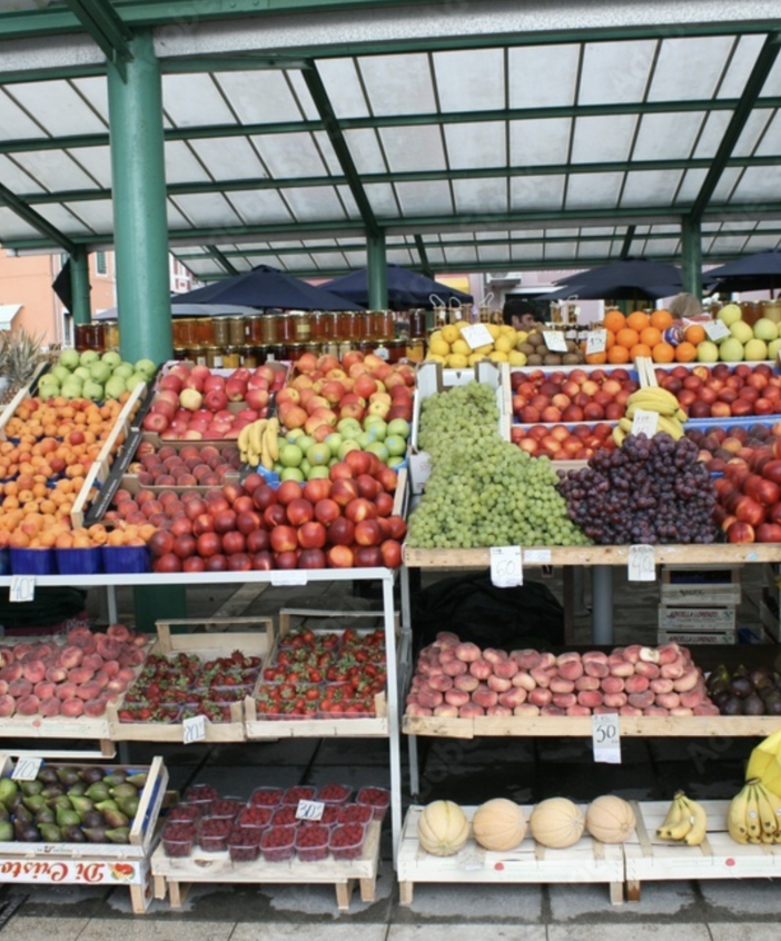 Caro prezzi e clima: acquisti di frutta e verdura crollano del 9 percento