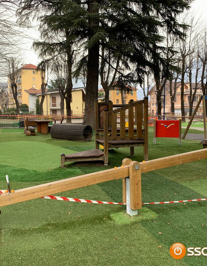 Da questa mattina vietato entrare nei parchi giochi cittadini FOTO