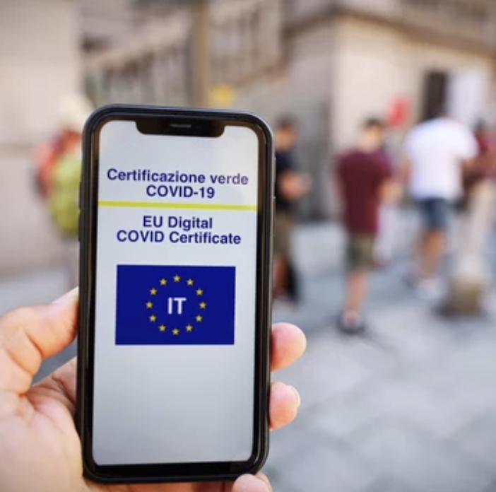 Arriva il Super green pass, cosa cambia da lunedì 6 dicembre fino al 15 gennaio
