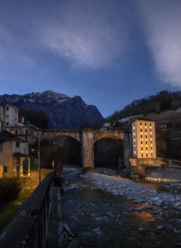 S'illumina l'ex casa del dazio