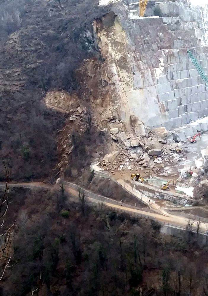 Crevoladossola, si cercano le cause del crollo in cava  FOTO
