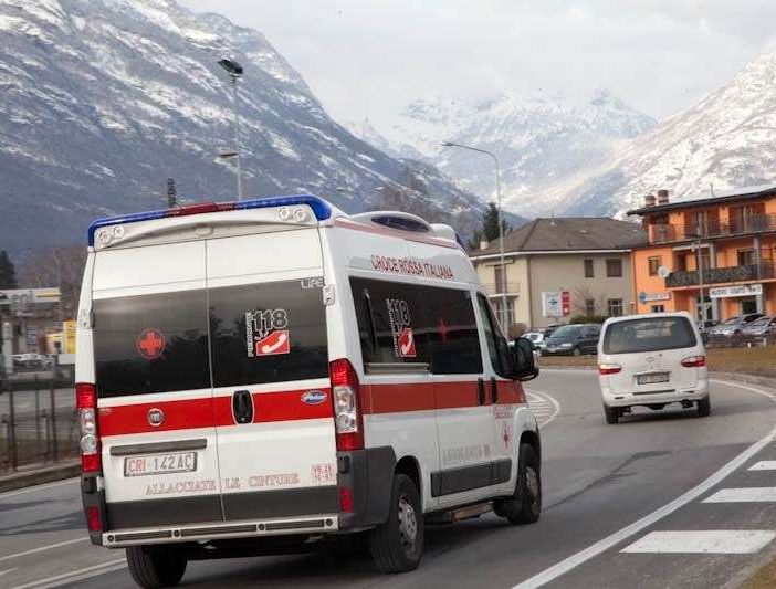 Piedimulera, auto ribaltata in superstrada