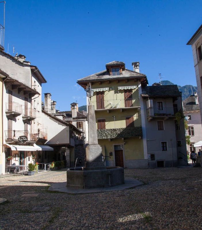 La 'Piazza della solidarietà' torna ai mercatini natalizi di Domodossola