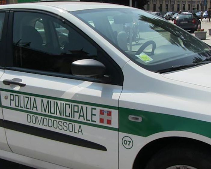 Provocano tre incidenti e fuggono, individuati grazie alle telecamere di sorveglianza