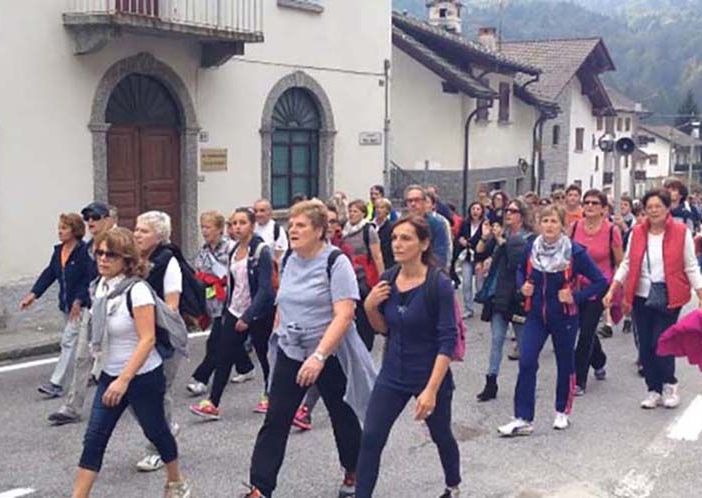 Domenica il pellegrinaggio a piedi da Masera a Re