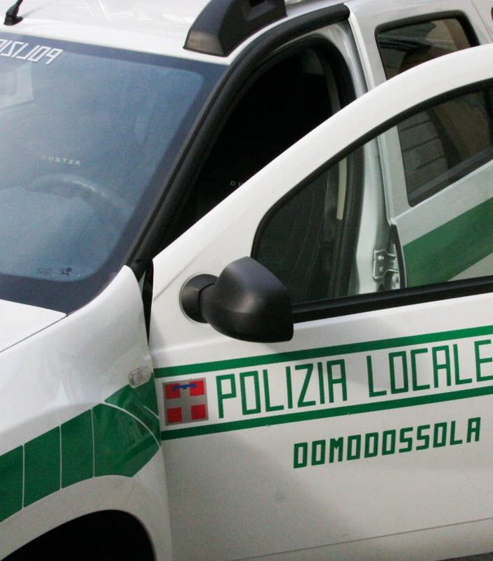 Alla guida con patente ritirata e auto in fermo amministrativo