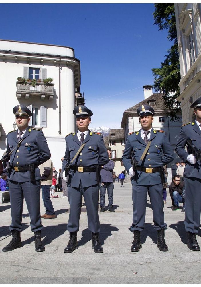 Aperto il concorso per 1330 allievi marescialli della Guardia di Finanza