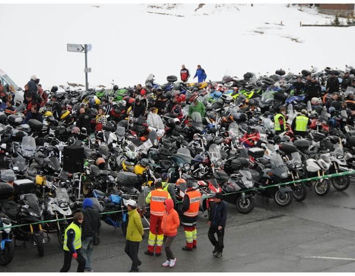 Torna il motoraduno al passo del Sempione