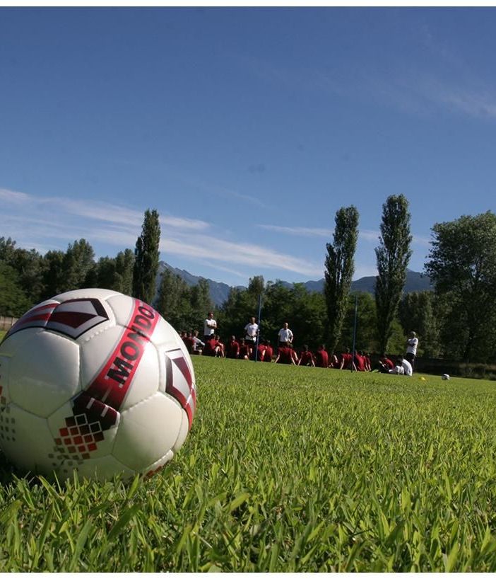 Il Covid posticipa la ripresa dei campionati di calcio