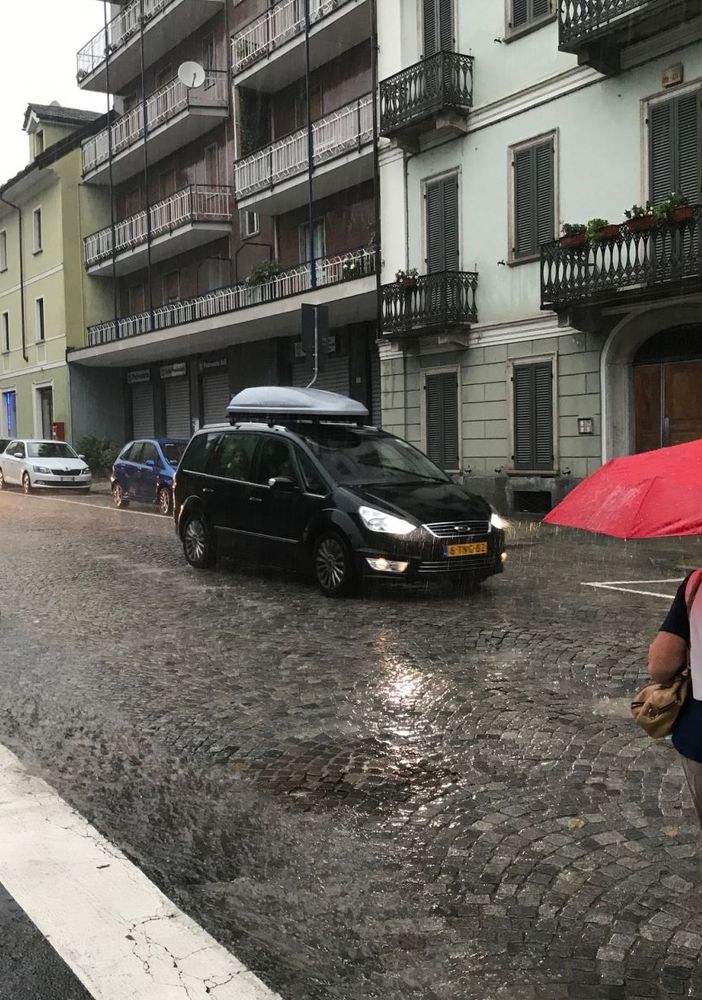 MeteoSvizzera: “Piogge intense dalla serata, domani temporali con accumuli consistenti”