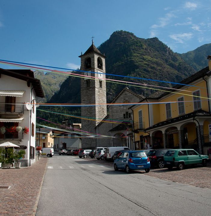 Ad Antronapiana Babbo Natale acrobata