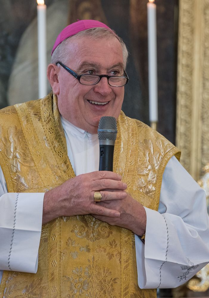 Il messaggio di Monsignor Brambilla: &quot;La luce della Pasqua che squarcia le tenebre&quot;
