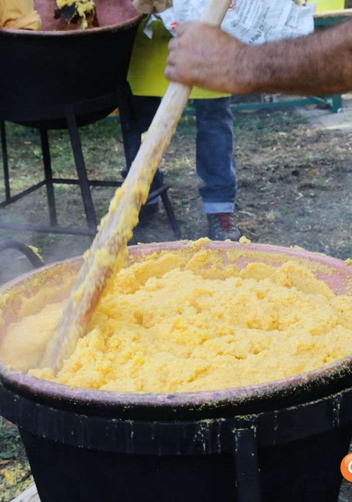 Domenica al Badulerio si festeggia il carnevale con polenta e salamini