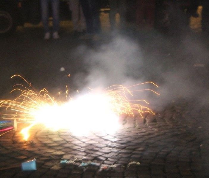 “Botti di capodanno? Con rispetto e misura”, l'invito del sindaco ai domesi