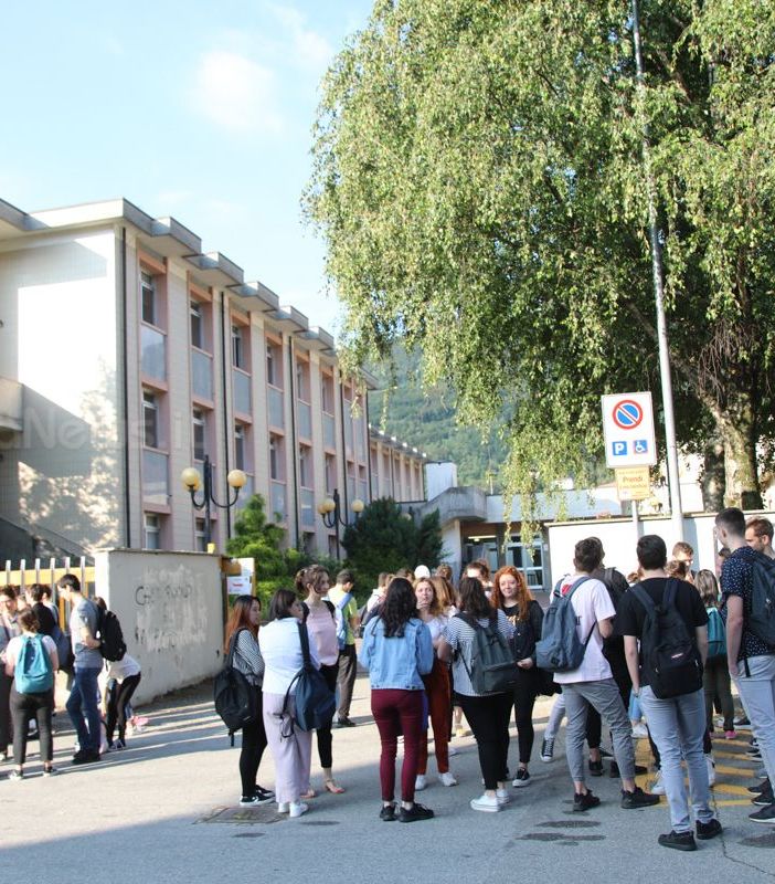 Maturità, questa mattina si parte con il tema. Chiorino agli studenti: &quot;Abbiamo bisogno del vostro talento&quot;