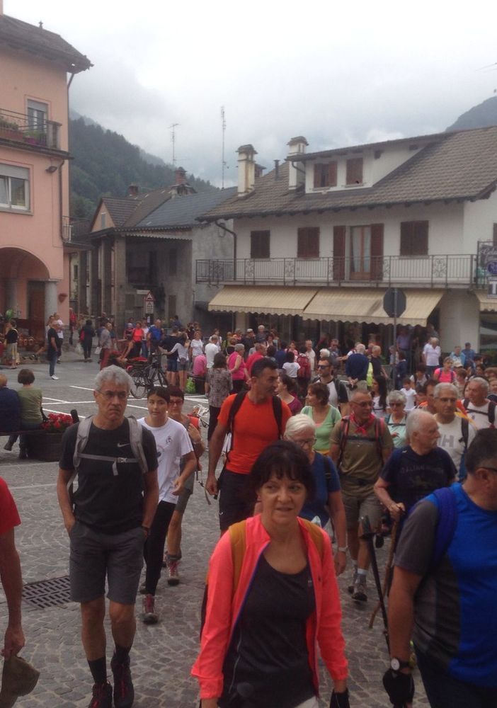 Ottanta appassionati percorrono la storica rotta della Vigezzo