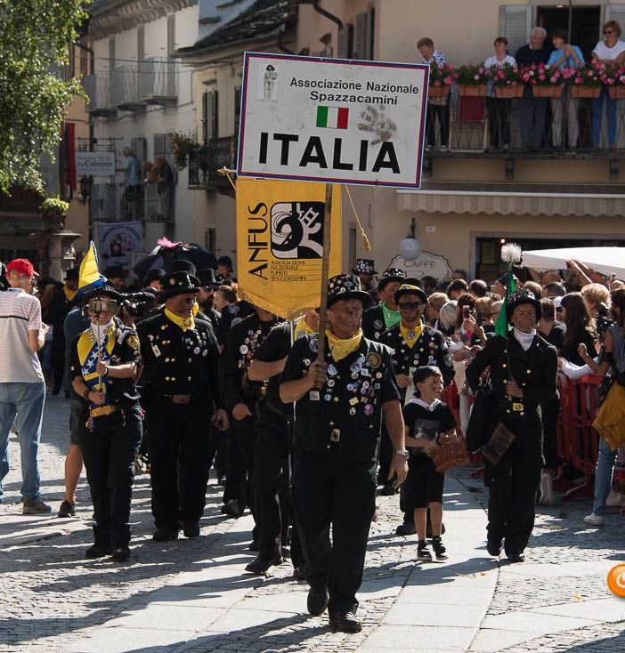 Dopo due anni Vigezzo riabbraccia gli spazzacamini