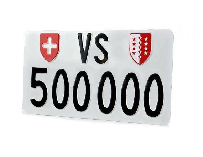 In Vallese andrà all’asta la targa VS 500 000