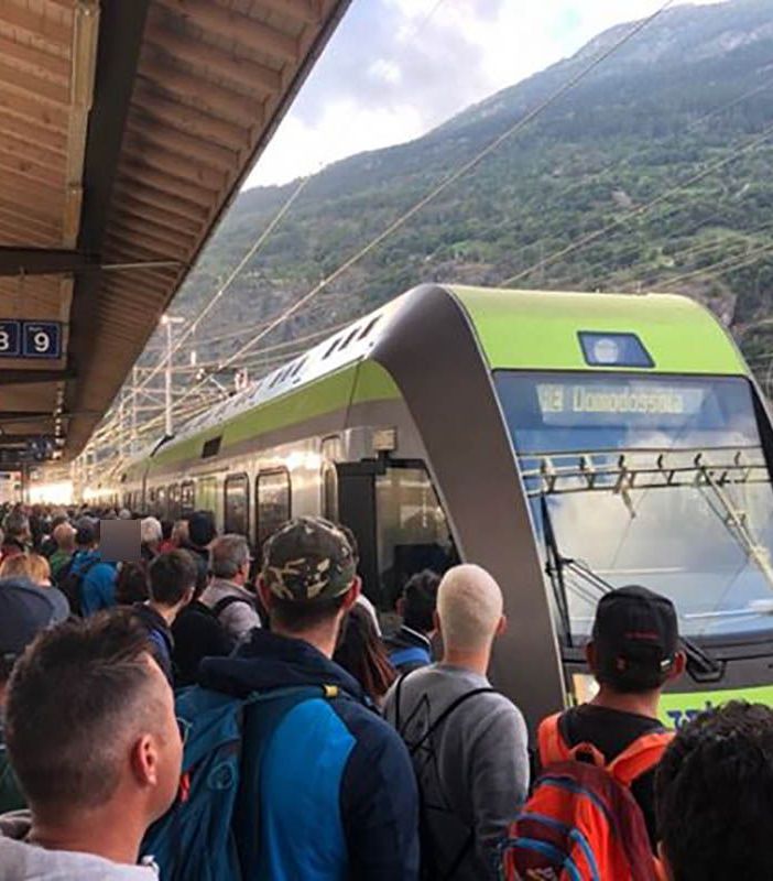 Treni dei frontalieri sovraffollati, Pizzi chiede più corse a Bls
