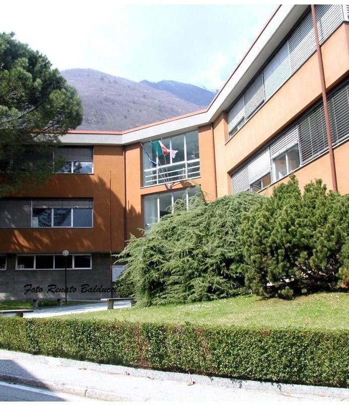A Villa si spengono le luci ma l'amministrazione aumenta le indennità di giunta di quasi 35mila euro
