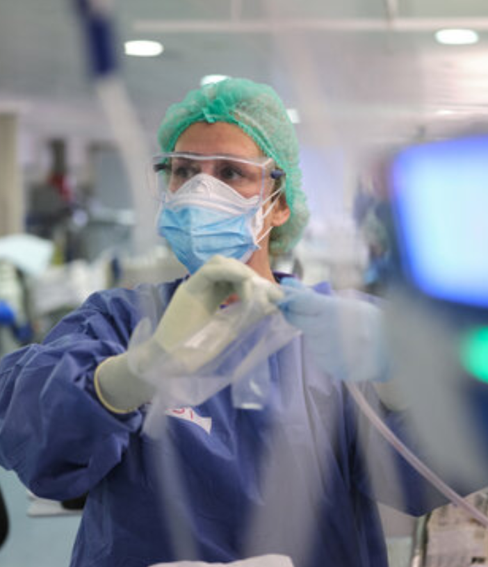 Sono 859 i nuovi casi positivi, 421 i pazienti guariti nelle ultime 24 ore