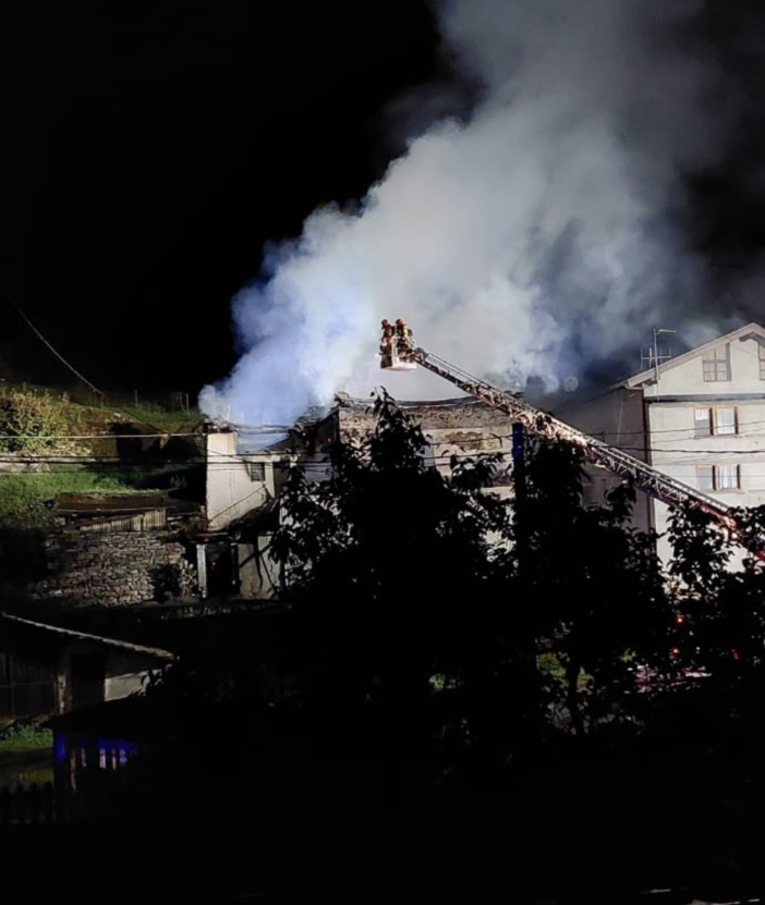 Incendio a Calasca Castiglione, morto un uomo