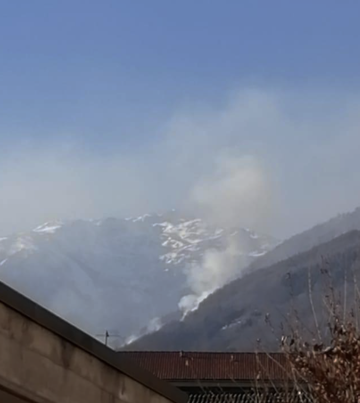 Incendio sulle alture di Monteossolano