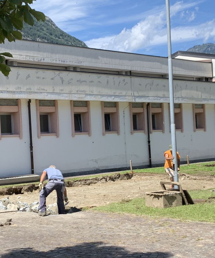 Domo, al via i lavori per posizionare tre prefabbricati al Liceo Spezia