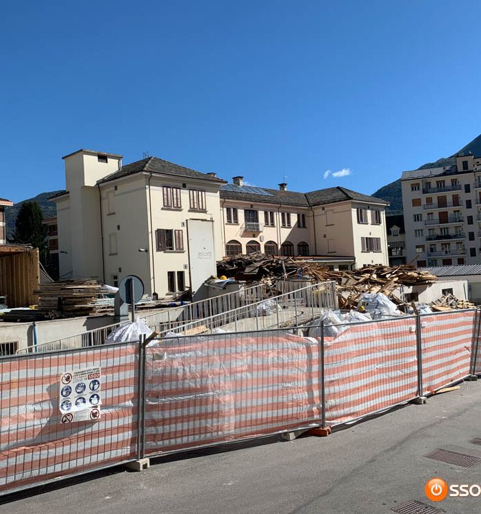 Abbattuto il prefabbicato dell'ex ortopedia del San Biagio FOTO