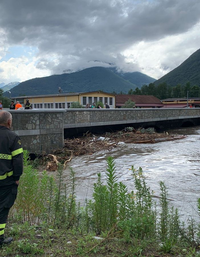 Formazza isolata per 4 frane, monitorato il ponte sul Toce al Pontetto FOTO E VIDEO