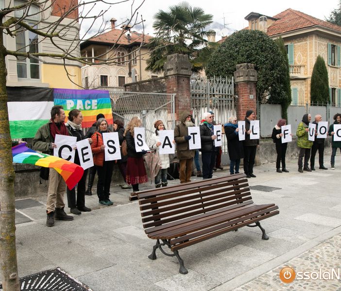 Flash mob nel centro di Domo per dire stop a tutte le guerre FOTO
