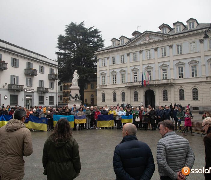 Ucraini in piazza ad un anno dall'inizio del conflitto FOTO