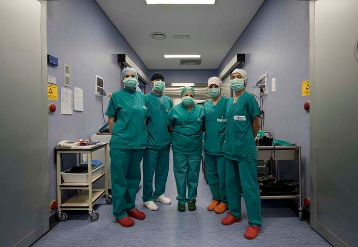 &quot;C'è una drammatica voragine di infermieri, ma la politica pensa a formare nuovi medici&quot;