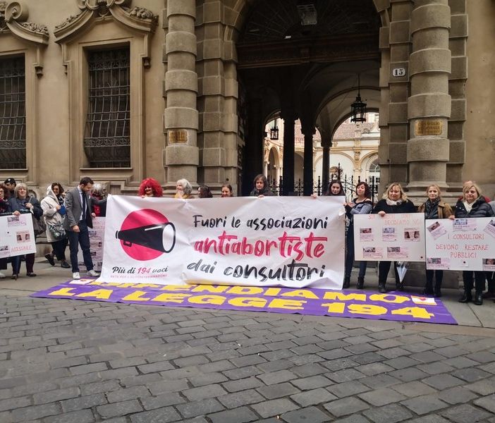 &quot;Fuori gli antiabortisti dai consultori&quot;, bagarre in Consiglio Regionale VIDEO e FOTO