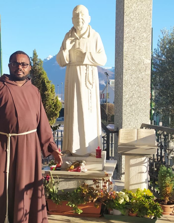 La parrocchia della Cappuccina accoglie padre Honoré Mosala